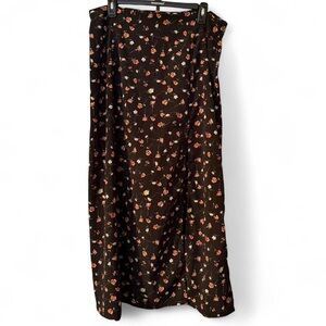 SHEIN Curve Black Skirt with Floral Accents